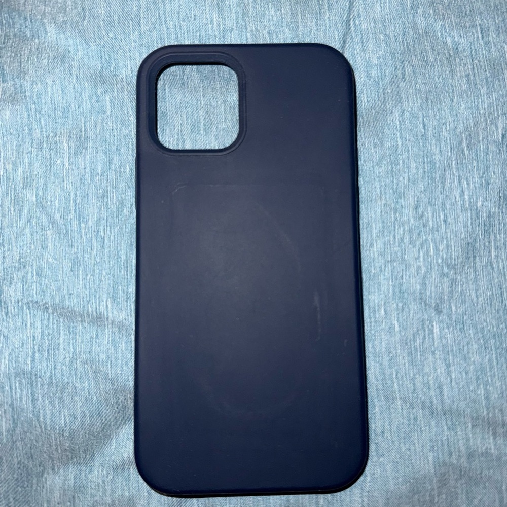 iPhone 12/iPhone 12 Pro Blue Silicone Phone Case